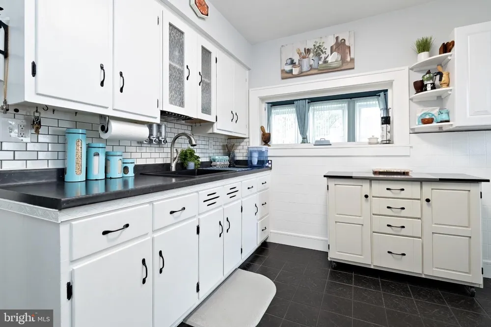 241 CENTER AVENUE Mount Ephraim, NJ 08059