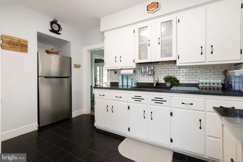 241 CENTER AVENUE Mount Ephraim, NJ 08059