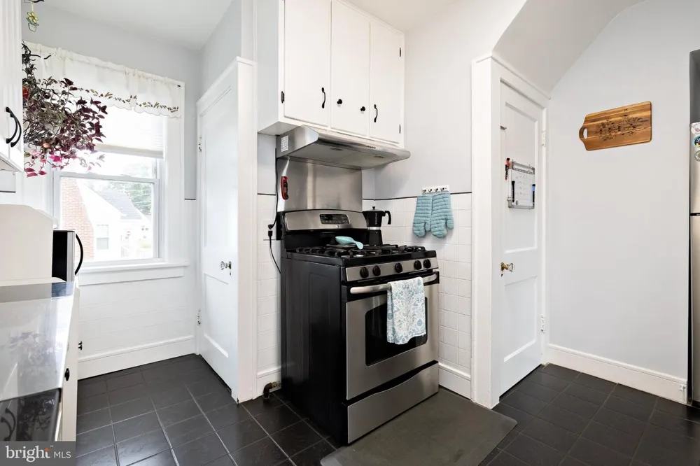 241 CENTER AVENUE Mount Ephraim, NJ 08059