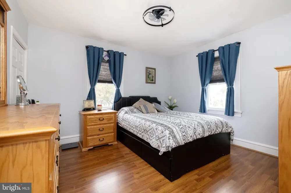 241 CENTER AVENUE Mount Ephraim, NJ 08059