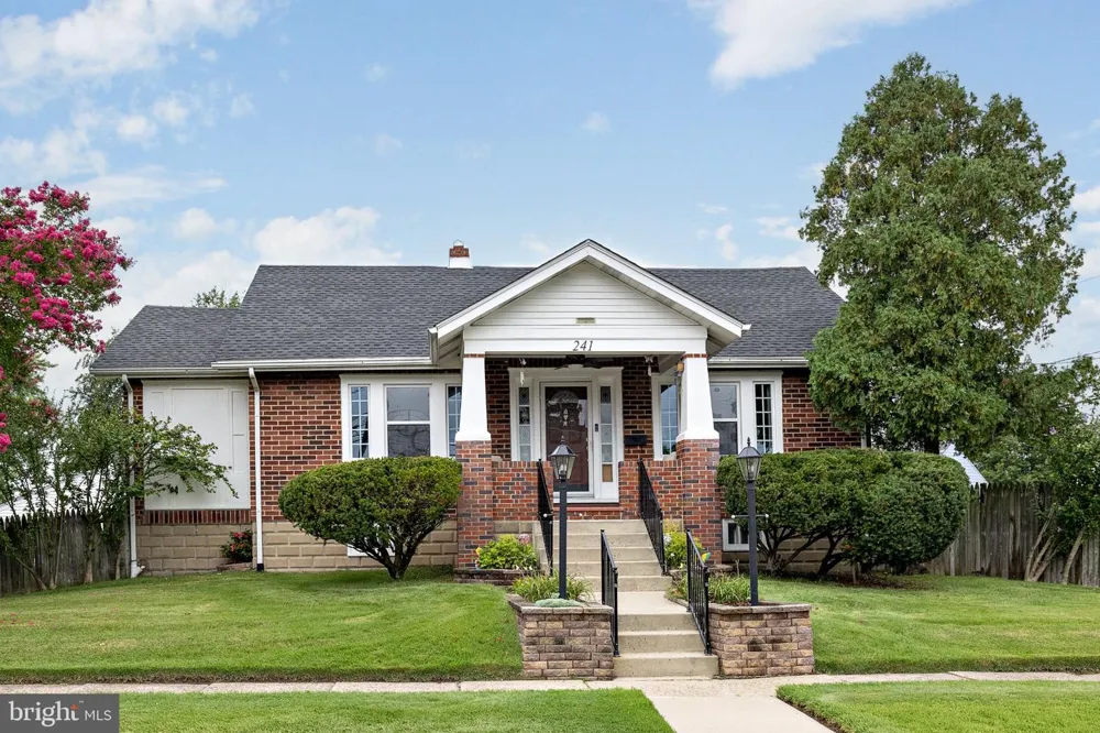 241 CENTER AVENUE Mount Ephraim, NJ 08059