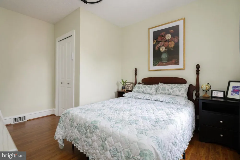 241 CENTER AVENUE Mount Ephraim, NJ 08059