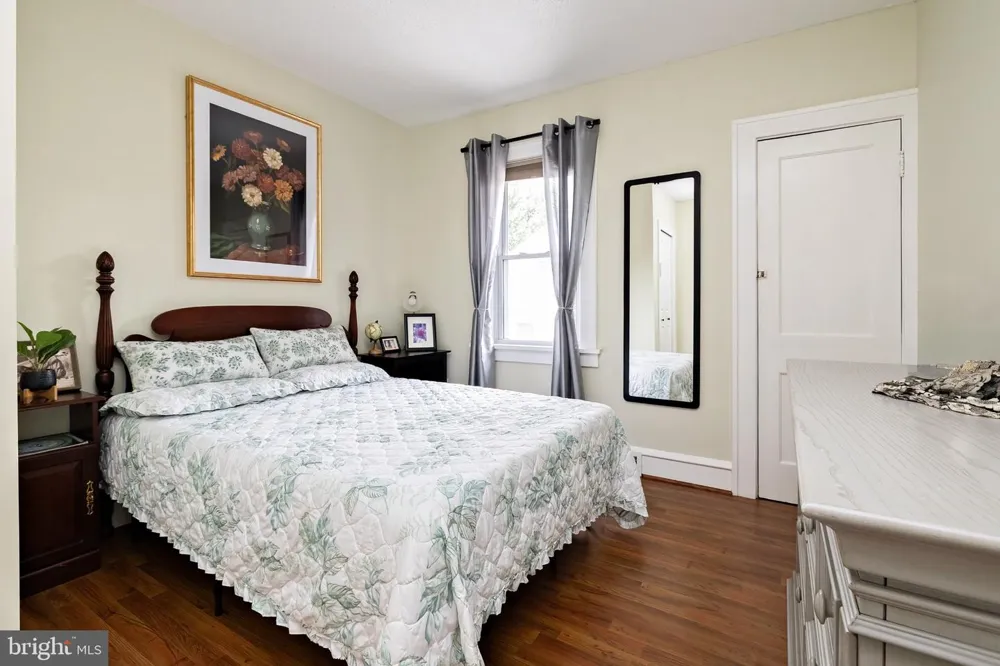 241 CENTER AVENUE Mount Ephraim, NJ 08059