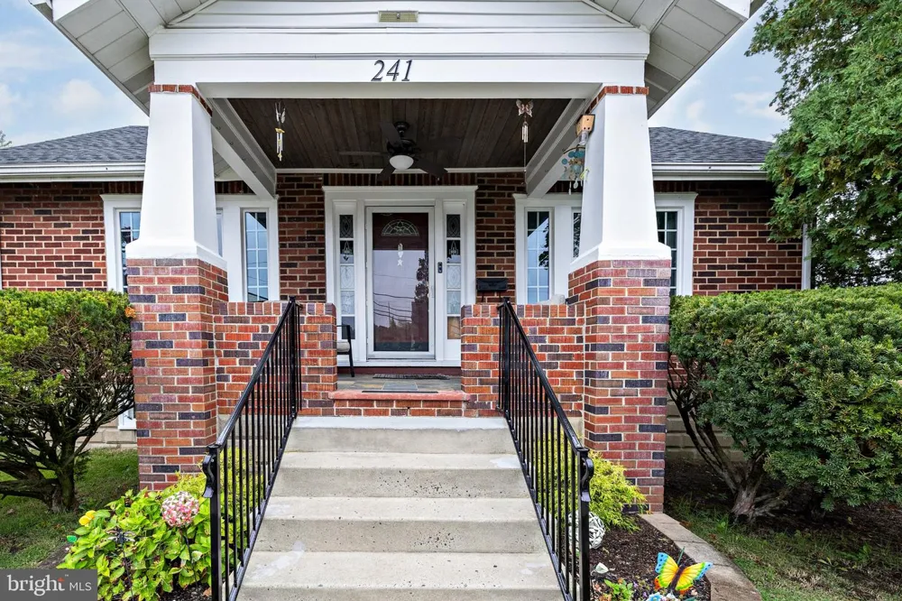 241 CENTER AVENUE Mount Ephraim, NJ 08059