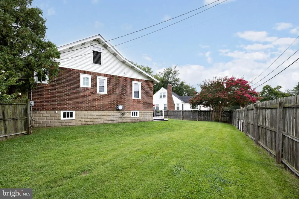 241 CENTER AVENUE Mount Ephraim, NJ 08059