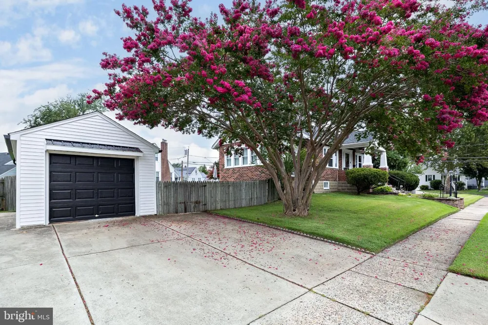 241 CENTER AVENUE Mount Ephraim, NJ 08059
