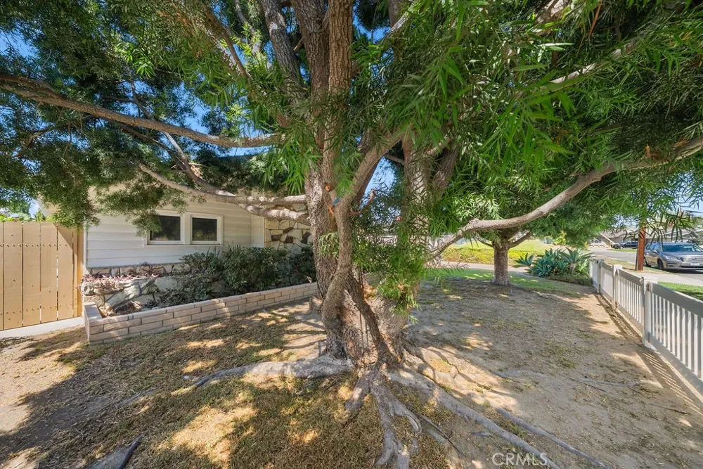 2009 S Eileen Drive Anaheim, CA 92802