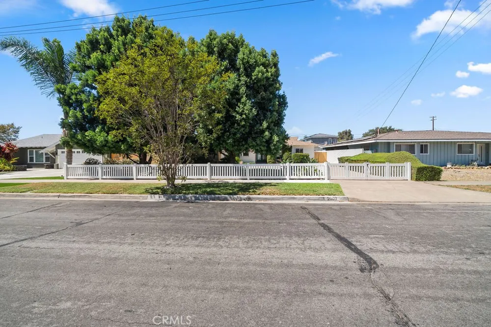 2009 S Eileen Drive Anaheim, CA 92802