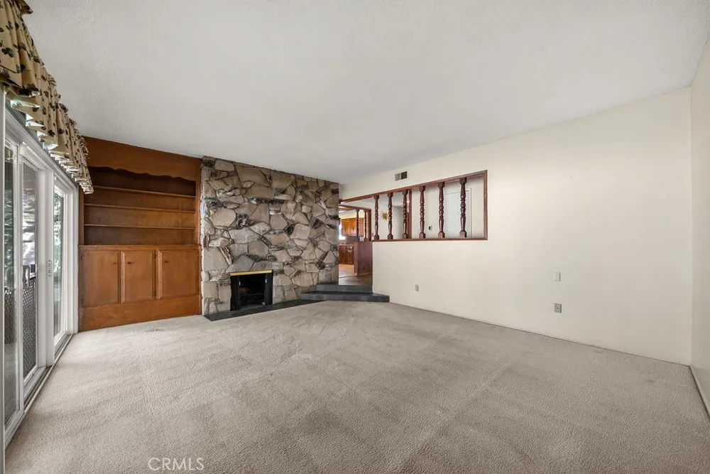 2009 S Eileen Drive Anaheim, CA 92802