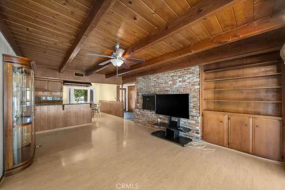 2009 S Eileen Drive Anaheim, CA 92802