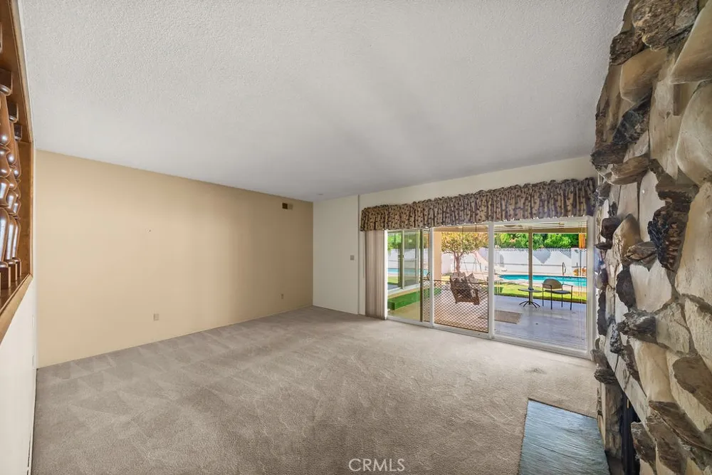 2009 S Eileen Drive Anaheim, CA 92802