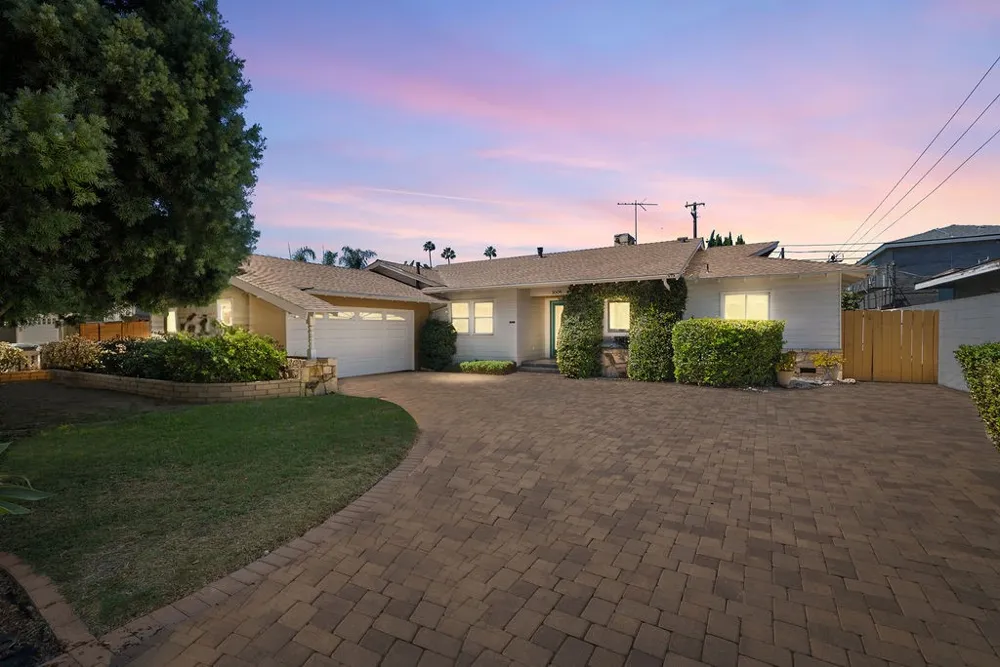 2009 S Eileen Drive Anaheim, CA 92802