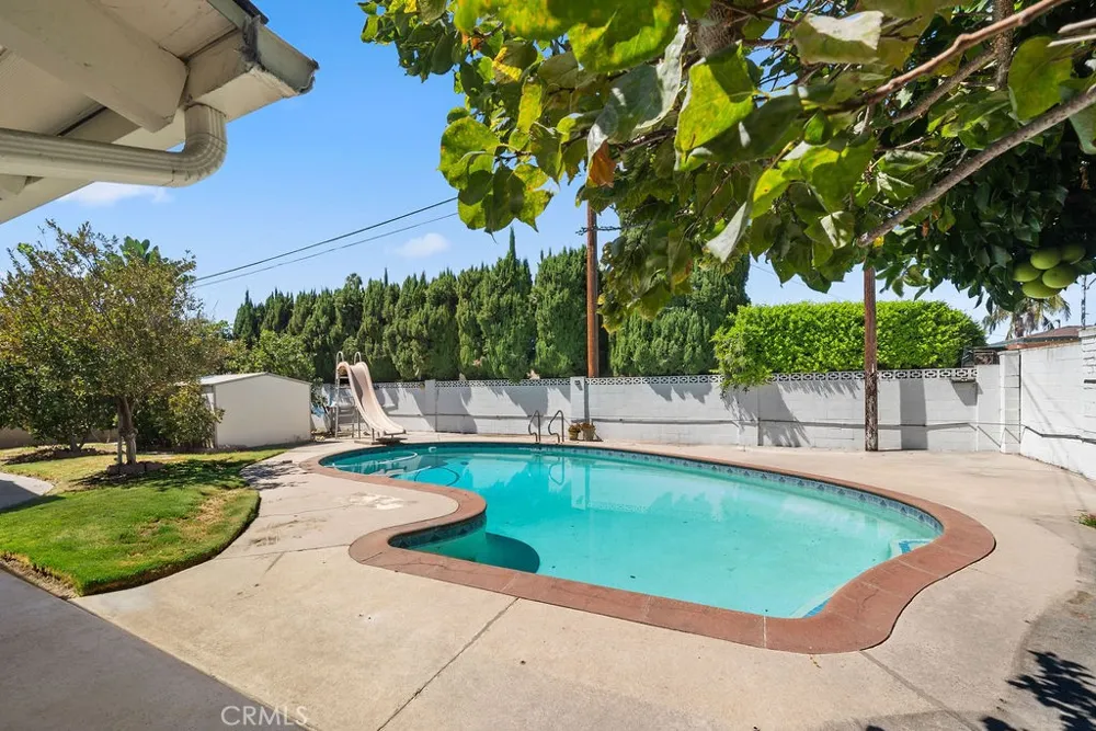 2009 S Eileen Drive Anaheim, CA 92802