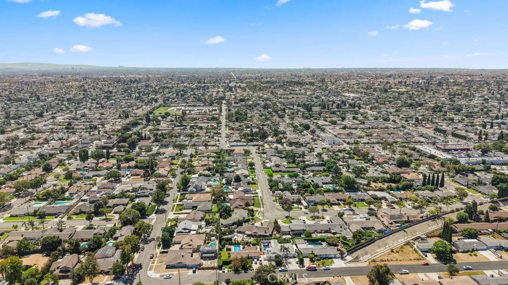2009 S Eileen Drive Anaheim, CA 92802