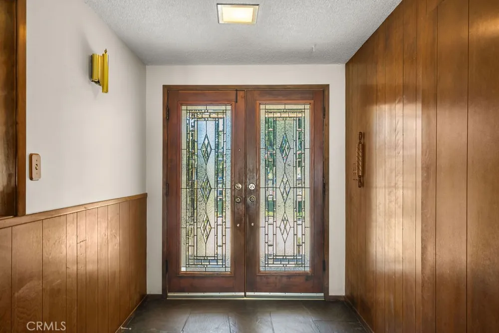 2009 S Eileen Drive Anaheim, CA 92802
