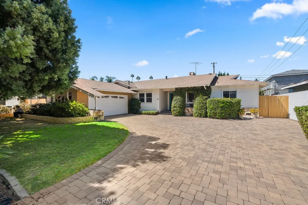 2009 S Eileen Drive Anaheim, CA 92802