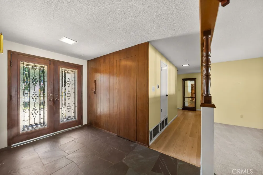 2009 S Eileen Drive Anaheim, CA 92802