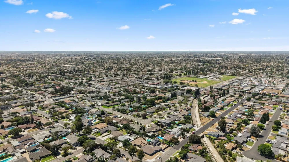2009 S Eileen Drive Anaheim, CA 92802