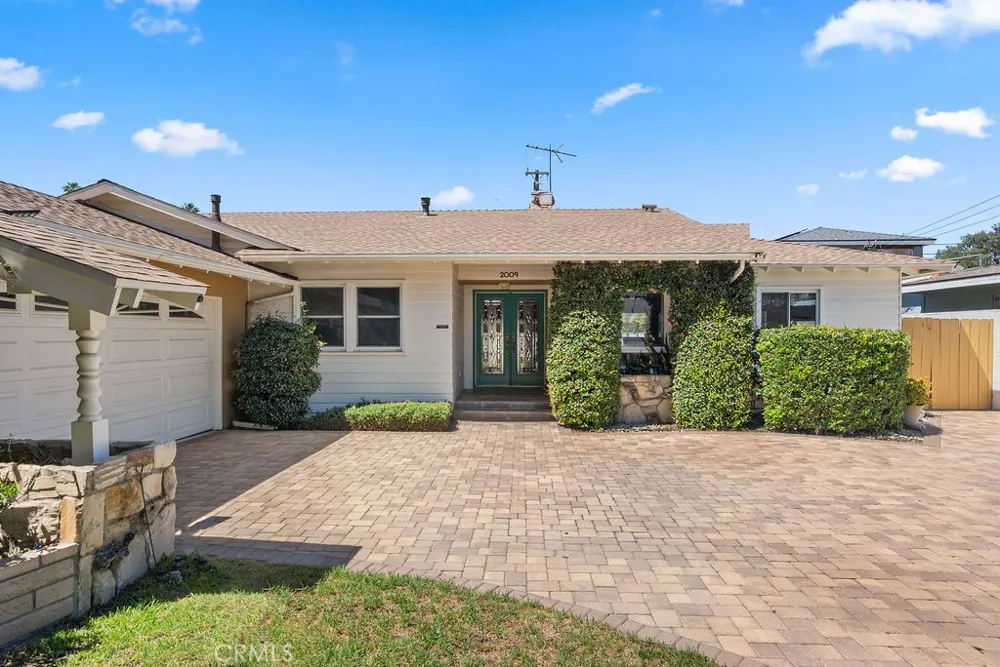 2009 S Eileen Drive Anaheim, CA 92802