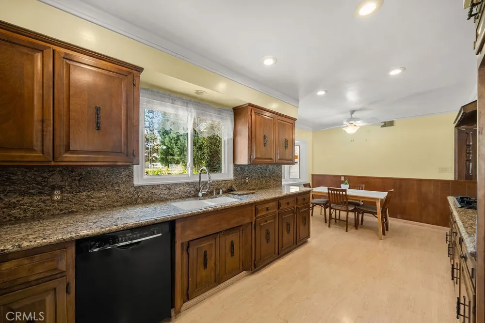 2009 S Eileen Drive Anaheim, CA 92802