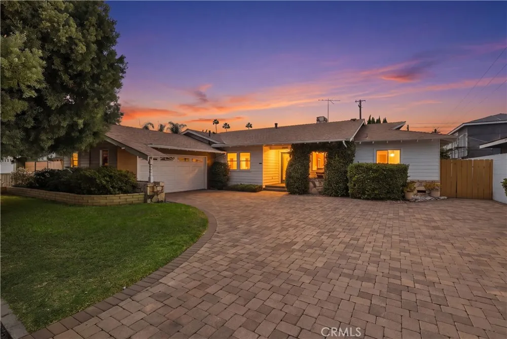 2009 S Eileen Drive Anaheim, CA 92802
