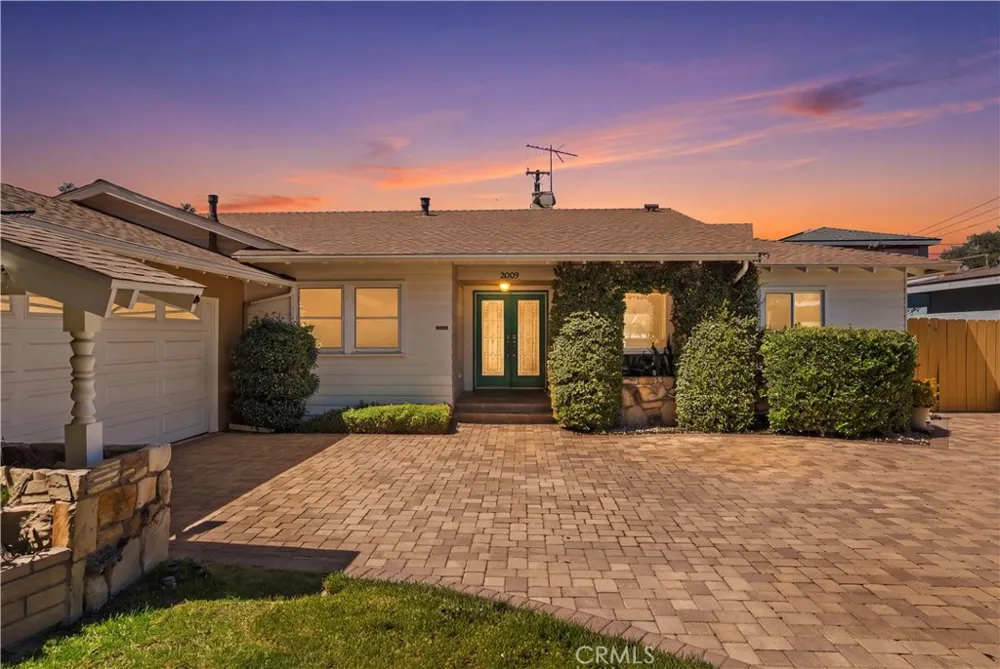 2009 S Eileen Drive Anaheim, CA 92802