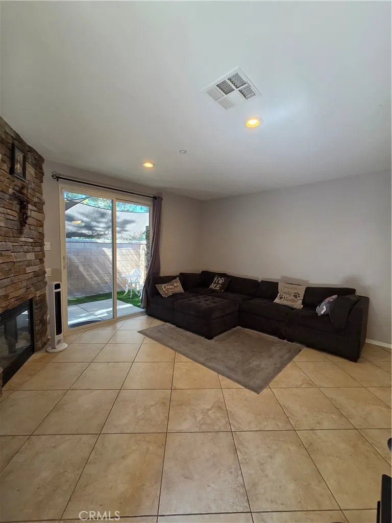 8692 9th #3 Rancho Cucamonga, CA 91730