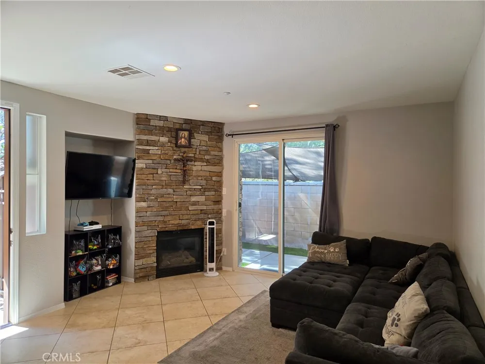 8692 9th #3 Rancho Cucamonga, CA 91730