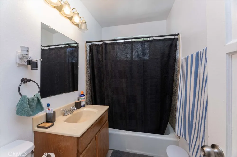 8439 Boer Ave Whittier, CA 90606