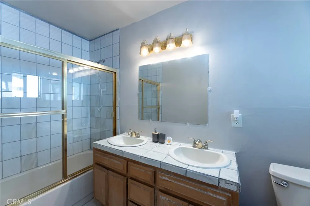8439 Boer Ave Whittier, CA 90606