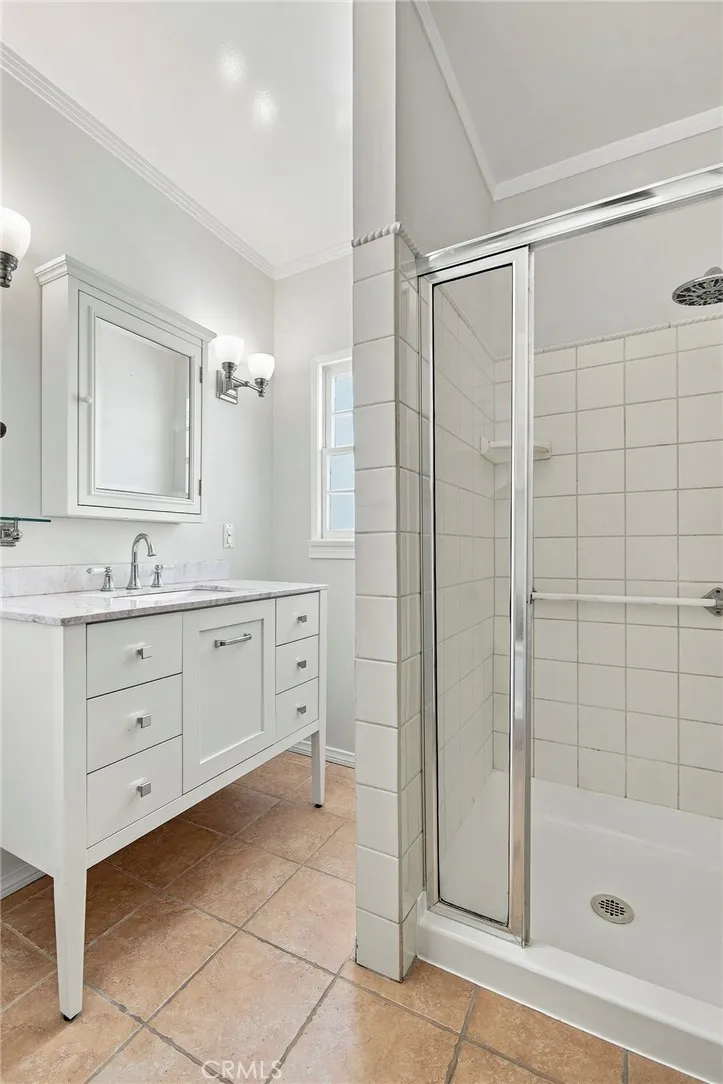 1105 Graynold Glendale, CA 91202