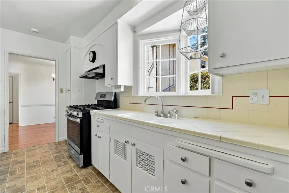 1105 Graynold Glendale, CA 91202