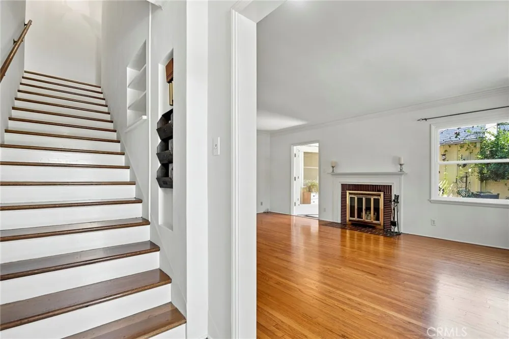 1105 Graynold Glendale, CA 91202