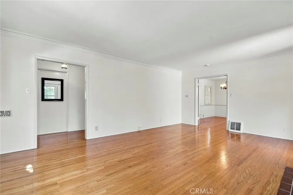 1105 Graynold Glendale, CA 91202