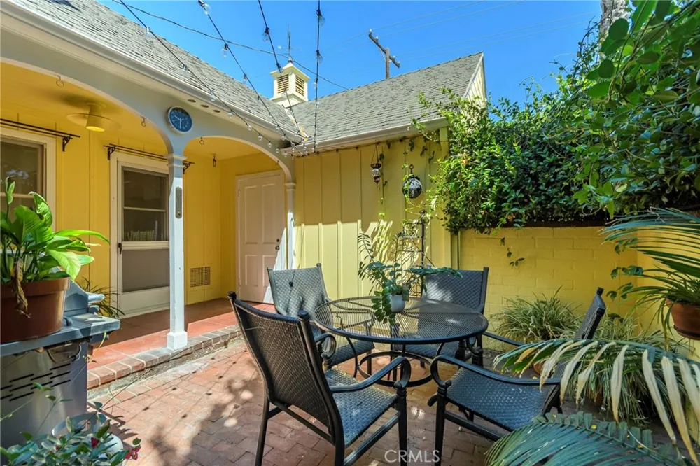 1105 Graynold Glendale, CA 91202