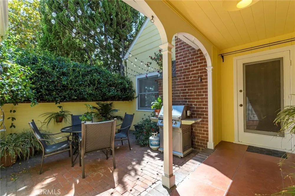 1105 Graynold Glendale, CA 91202