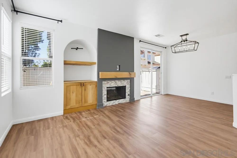 1228 La Vida Ct Chula Vista, CA 91915