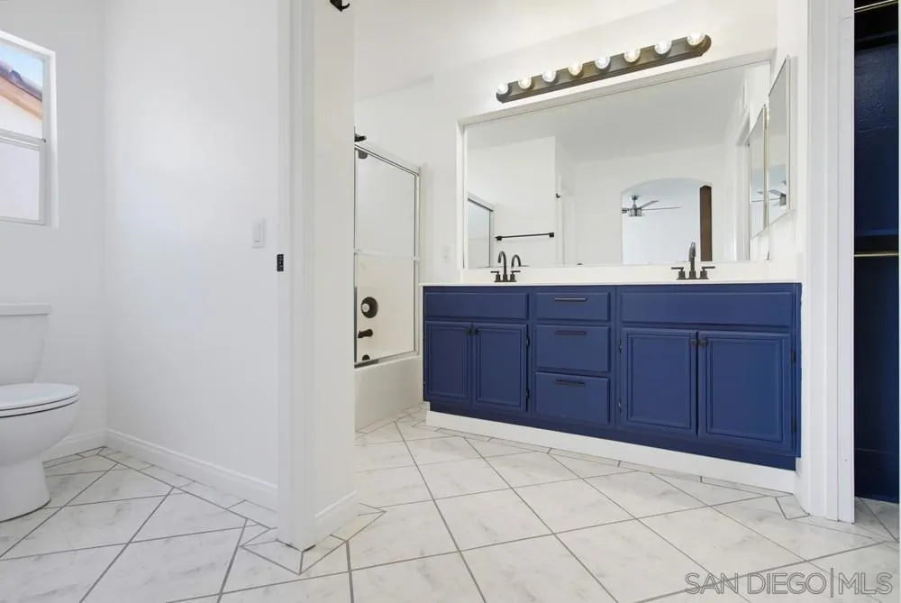 1228 La Vida Ct Chula Vista, CA 91915