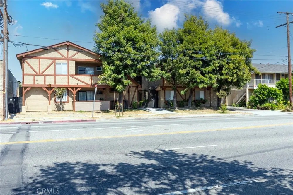 11341 Victory Boulevard North Hollywood, CA 91606