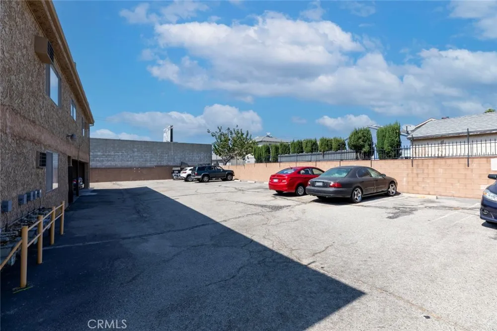 11341 Victory Boulevard North Hollywood, CA 91606