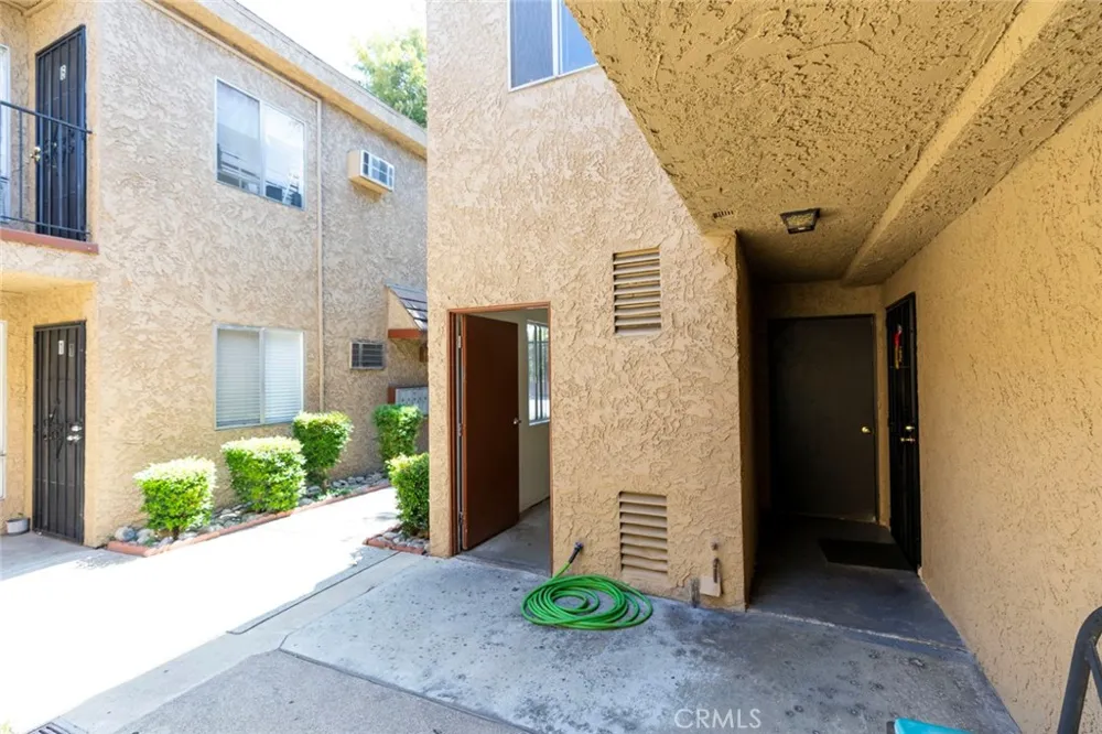 11341 Victory Boulevard North Hollywood, CA 91606