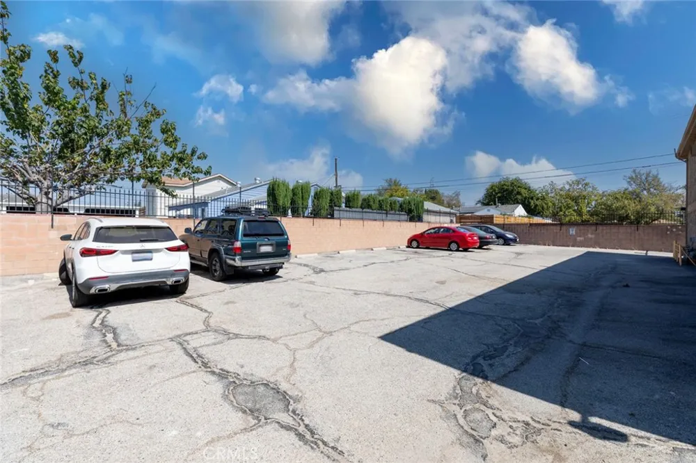11341 Victory Boulevard North Hollywood, CA 91606