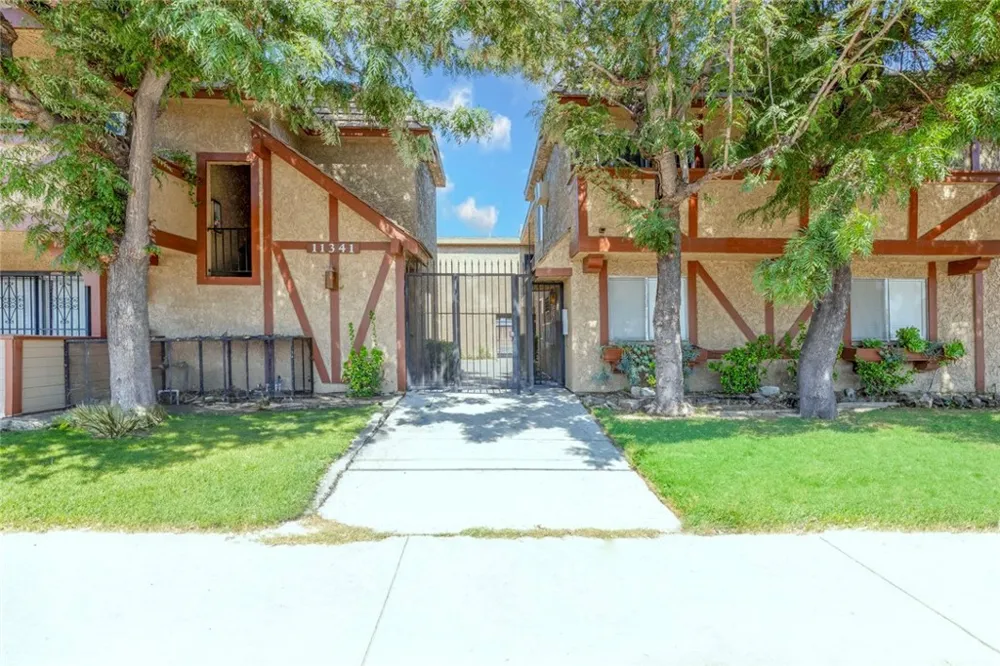 11341 Victory Boulevard North Hollywood, CA 91606