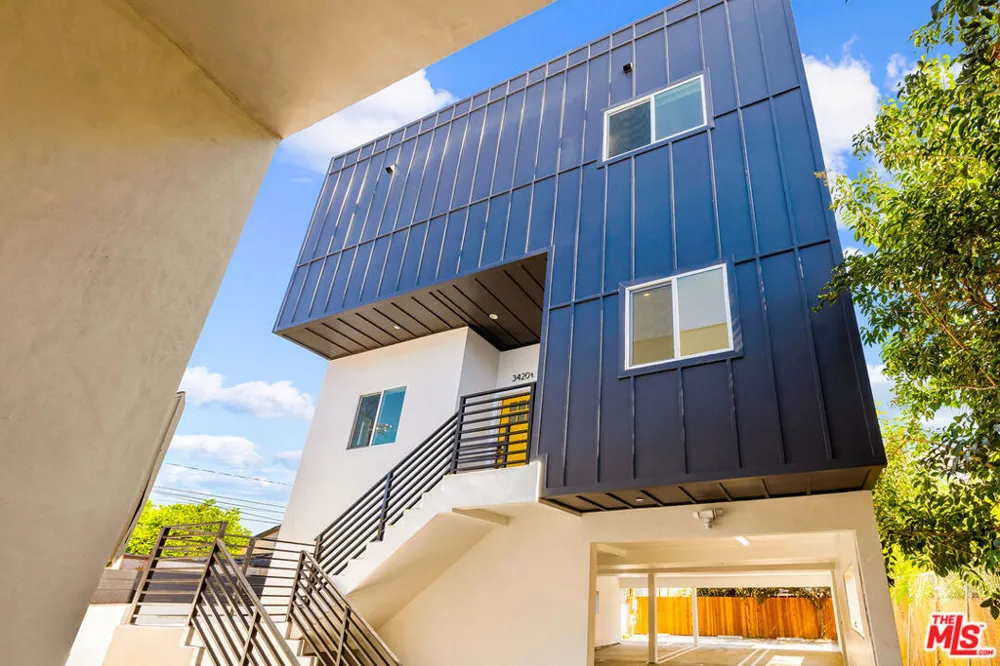 3420 12th Avenue #1/2 Los Angeles, CA 90018