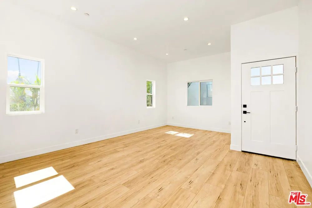 3420 12th Avenue #1/2 Los Angeles, CA 90018