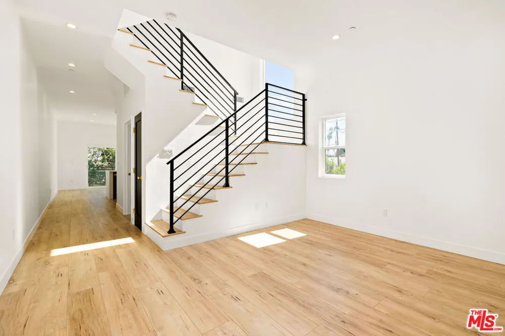 3420 12th Avenue #1/2 Los Angeles, CA 90018