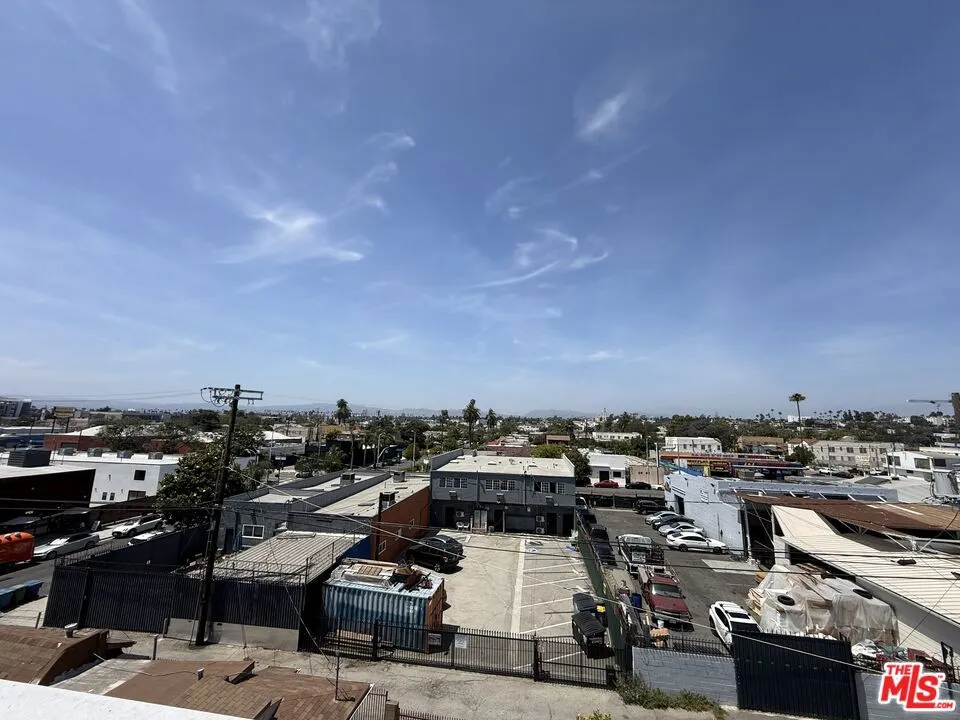 3420 12th Avenue #1/2 Los Angeles, CA 90018