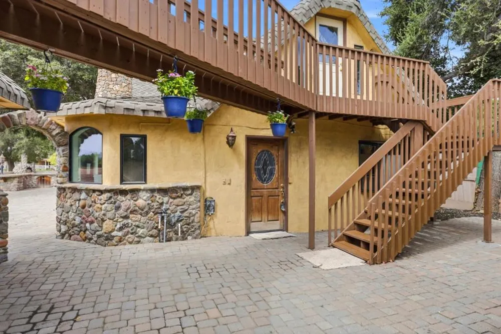 131 Magladry Hollister, CA 95023