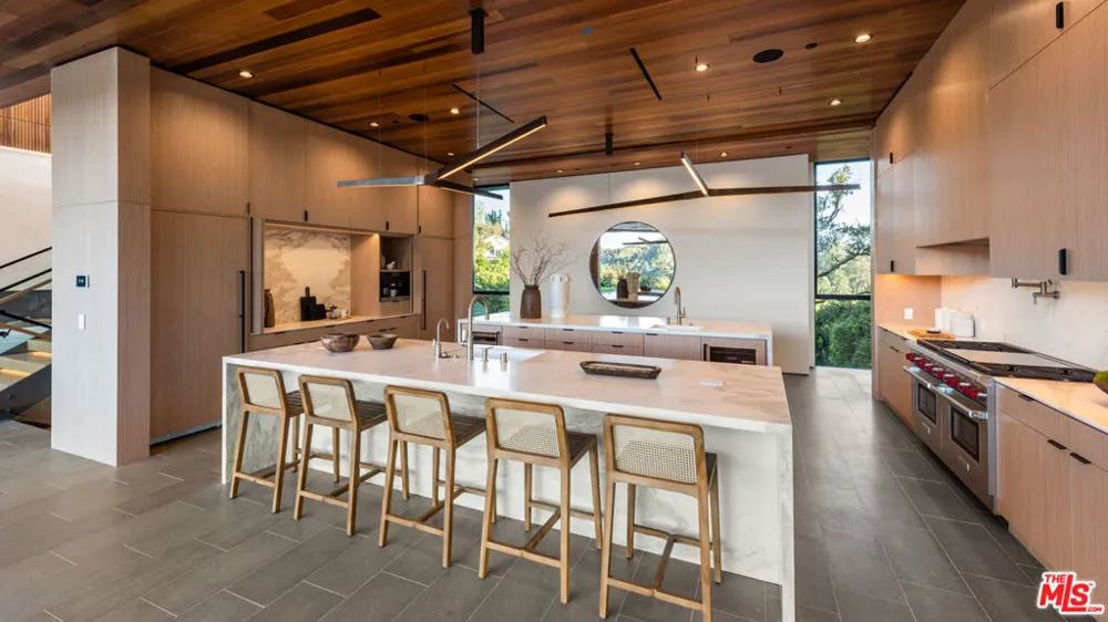 9705 Oak Pass Road Beverly Hills, CA 90210
