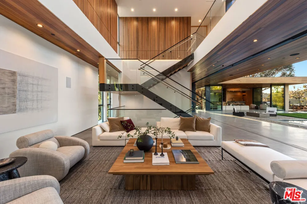 9705 Oak Pass Road Beverly Hills, CA 90210